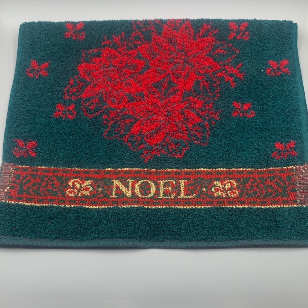 Vintage Fieldcrest NOEL Poinsettia Christmas Holiday Hand Towel Red Green Gold